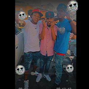 EN UNA GOMA (feat. YOYO EL NEGRO & EL BENDER) (Explicit)