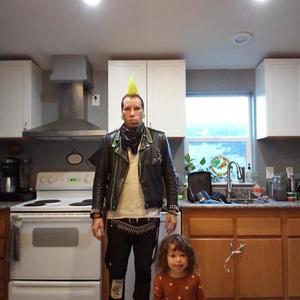 DONT LET ME GO (feat. Tbev & DOMM) (Explicit)