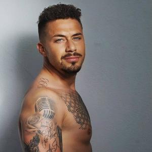 Pollo crujiente (Explicit)