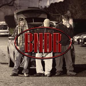 NON SONO IN ME (feat. Zzaka) (Explicit)