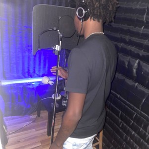 Watch yo pockets (Explicit)