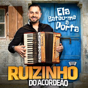 Ela Bateu-Me À Porta