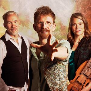 Nyårslöftet (feat. Emilia Amper, Dan Knagg, Olle Linder, Sara Nilsson, Žofie Kašparová & Anna Malmström)