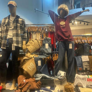 stay back ! (feat. caos!, camobaby, Ksuuvi & Dj Rennessy|Explicit)