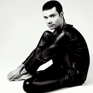 Smoking and drinking and couplestrangers (Explicit)