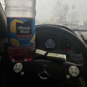 Benz (feat. Mikeyneedatchip) (Explicit)