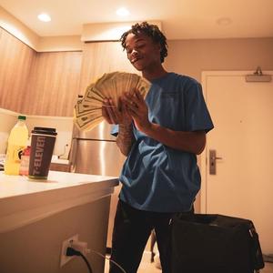 Hollywood(feat. Five Figures) (Explicit)