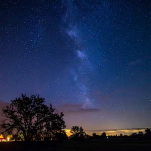 Lofi De Ensueño Que Acaricia La Noche