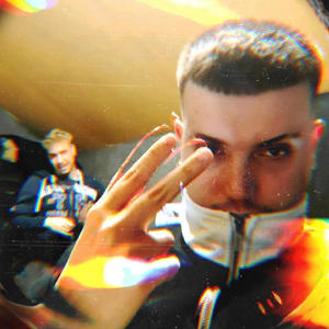 ¿Soy yo o el resto? (feat. cesxr) (Explicit)