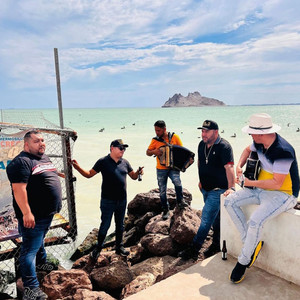 Saludando a un Amigo (Explicit)