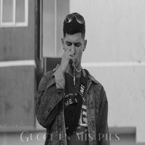 Gucci en mis pies (Explicit)