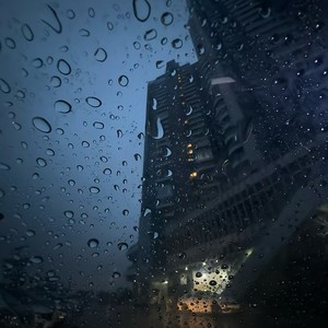 我在等你 等下完这场雨