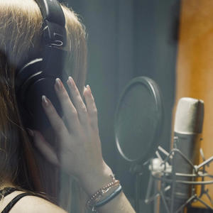 Strong (feat. Sarah Hyde)