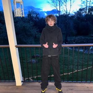 She ain know (Explicit)