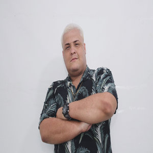 ELA TA TIRANDO ONDA (Explicit)