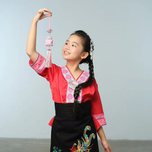 只有山歌敬亲人