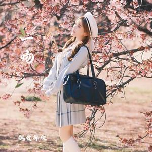 一吻（一吻能把你俘获吗）-魏爱梓欣