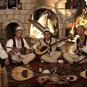 Xheve dhe Fehmi Ladrovci (feat. Sinani)