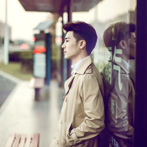 雪碧童鞋 - 心疼眼泪- (伴奏)