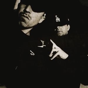 BUSCANDO LA SALIDA (feat. KUST) (Explicit)