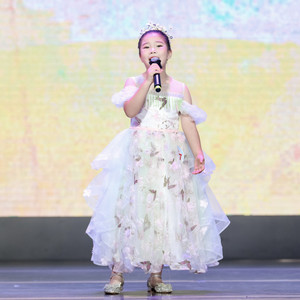 田埂五月风封面