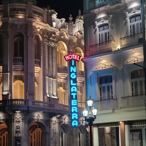 Havana (En Vivo) [feat. Río de Mares] (Explicit)