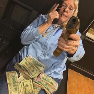 Toolie By My Side (feat. Muentesbebe Xtra) (Explicit)