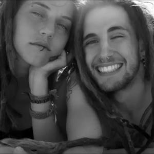 luz que me traz paz (feat. midorii<3) (Explicit)