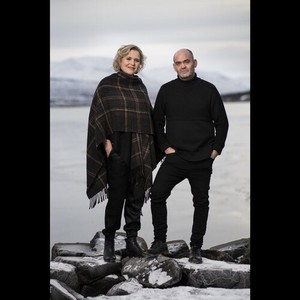 Yfir fannhvíta jörð