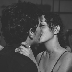 Kiss Me, Close Your Eyes