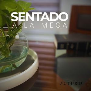 Sentado a la mesa