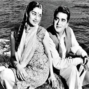Itna Na Mujhse Tu Pyaar Badha 