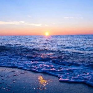 皇清悠 - 红唇 -（助眠钢琴曲）