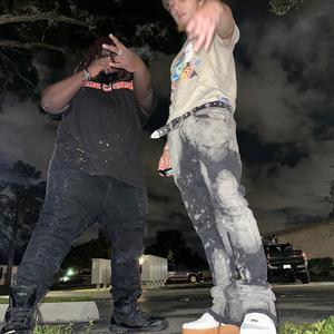 WHO U B? (feat. ILYDEMONA) (Explicit)