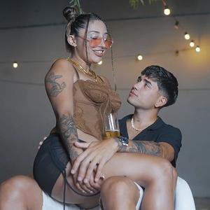 Kilometros (feat. Pao Dulzura)