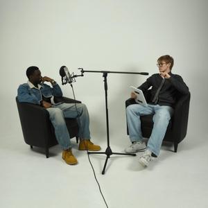 En sluten ceremoni Ft.Engla