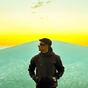 Monsoon (feat. Chatu Baba & JEY DEE)