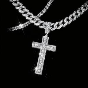 Cross on my chain (feat. Vennisay) (Explicit)