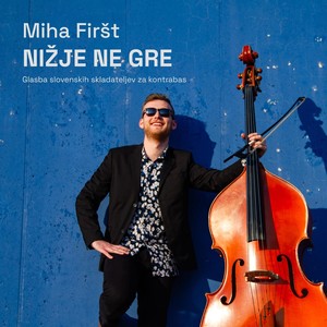 Nebo je črno, Zemlja je modra