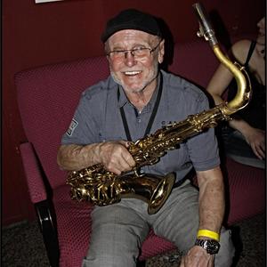 Jablko, stůl a strom (feat. Eva Olmerova, Jana Koubková & Peter Lipa)