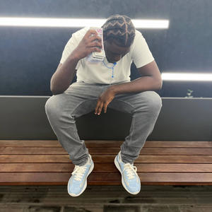 Snooze (feat. Yung E) (Explicit)