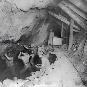 Underground 2 (feat. CliffJKSN, Pacaso Ramirez & Zach Menshouse)