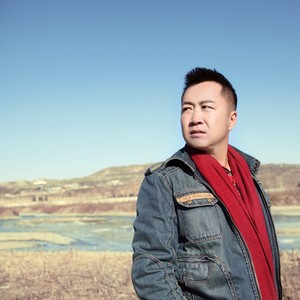 把爱给了她伴奏 (伴奏)