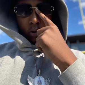 Approaching (feat. Rxchzan) (Explicit)