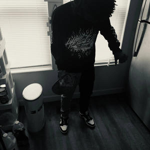 Shi Tlkn (feat. Cash.4xl) (Explicit)