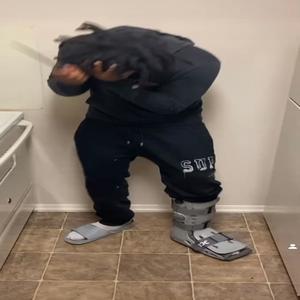 Glocks N Wessons (feat. Yung) (Explicit)