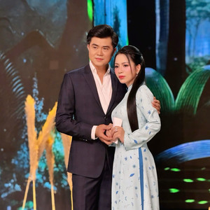 Tân Cổ Phận Gái Thuyền Quyên