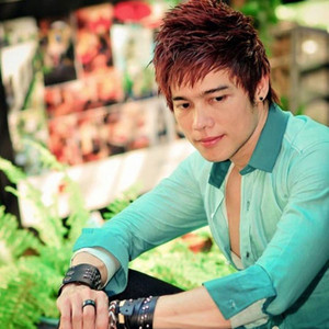 Yêu Người Chung Vách