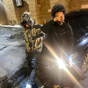 Running Laps (feat. Double R) (Explicit)