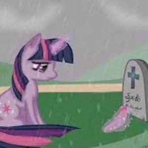 distant (˃̣̣̥⌓˂̣̣̥) (Explicit)